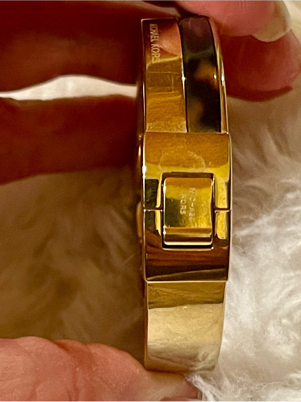 Michael Kors Gold and Tortoiseshell Inlay Bangle Bracelet - Picture 5 of 9